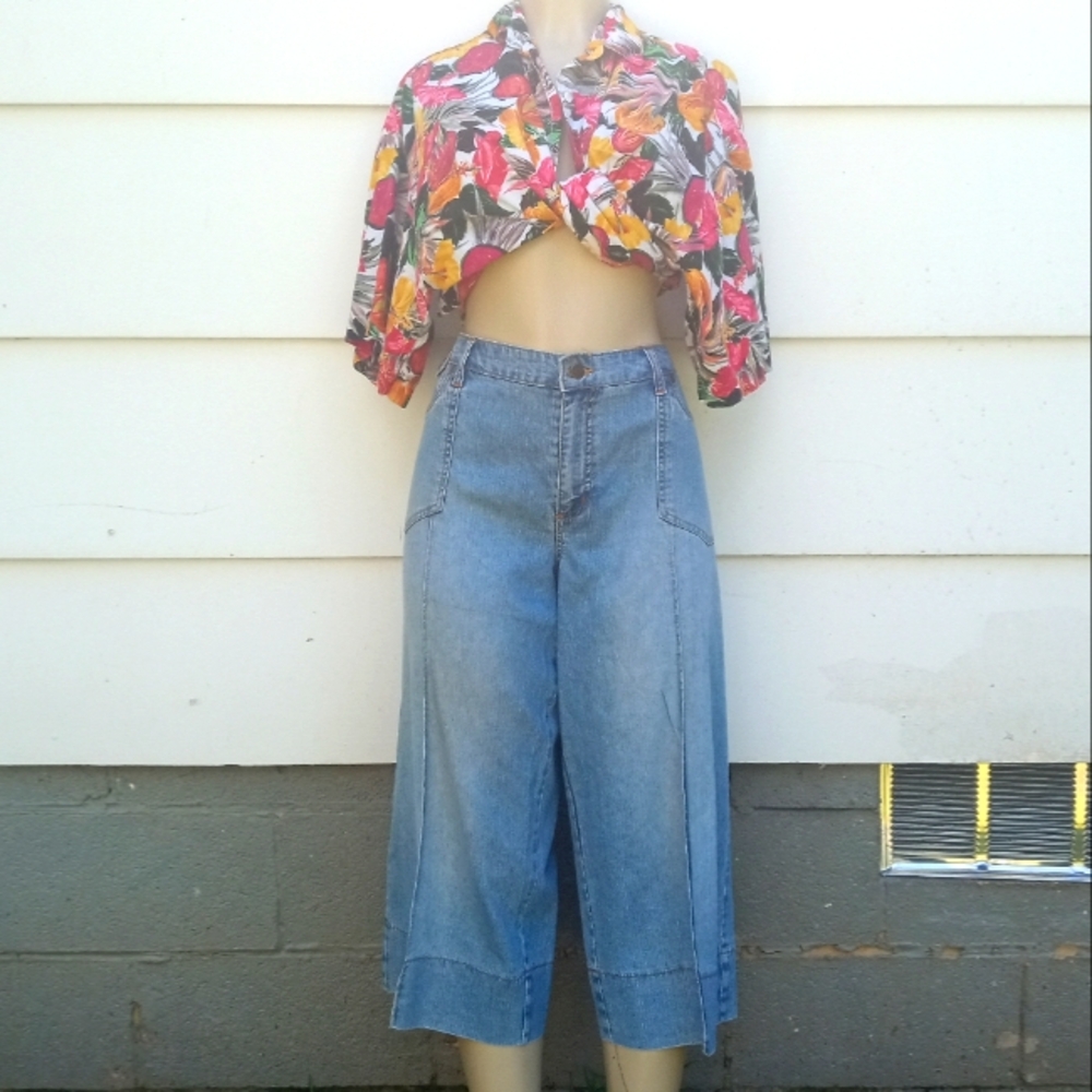 Vintage Wide Leg Blue Jean Capris